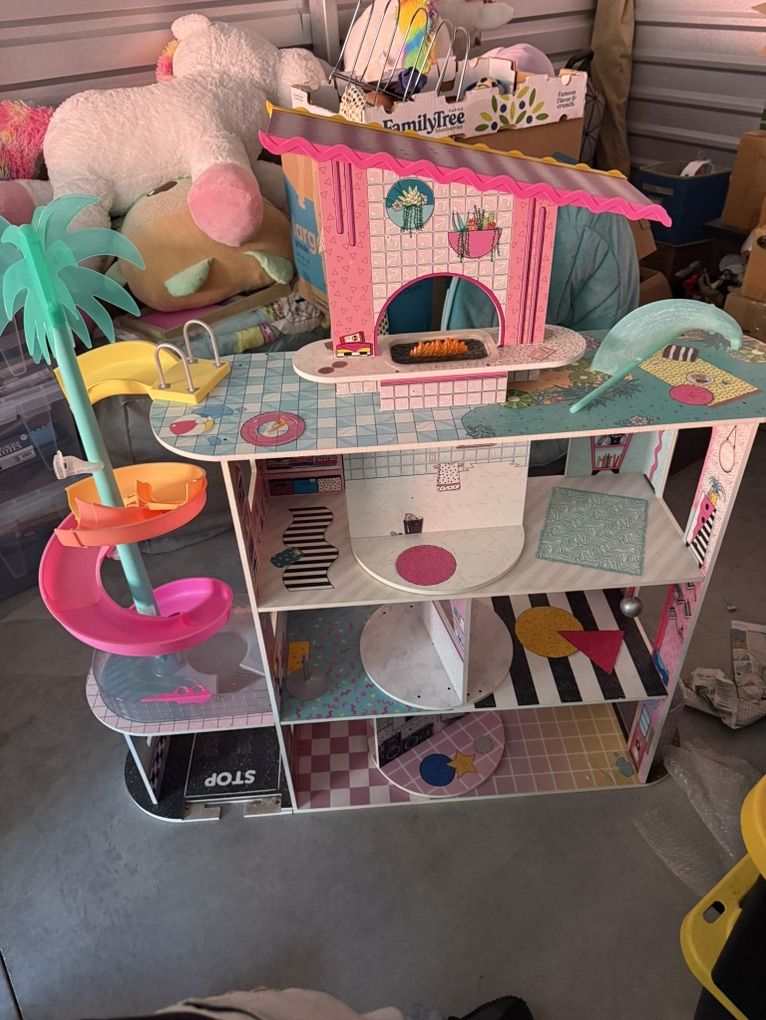 LOL Doll House