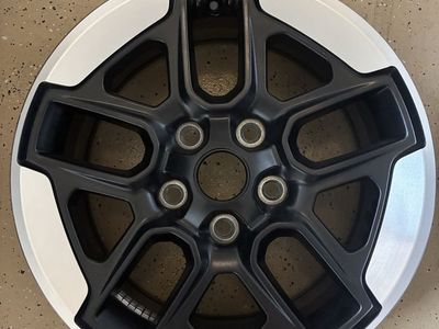 Jeep Wrangler JL/Gladiator JT 17" Rubicon OEM Wheel - Like New