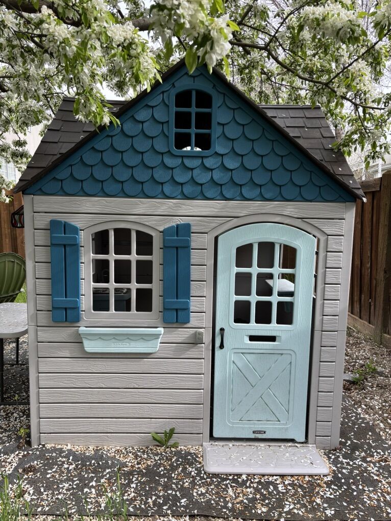 Lifetime Outdoor Kids Playhouse