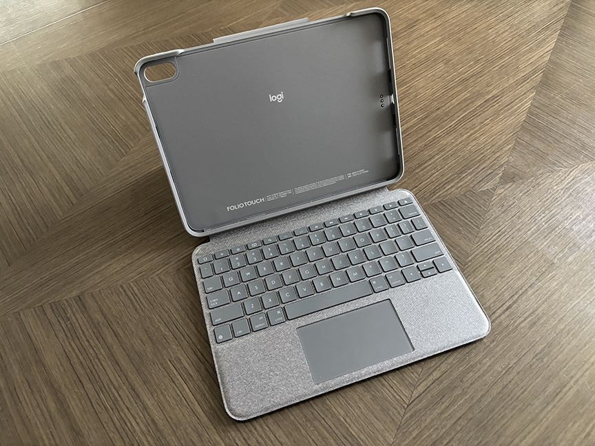 Logitech Folio Touchpad Keyboard
