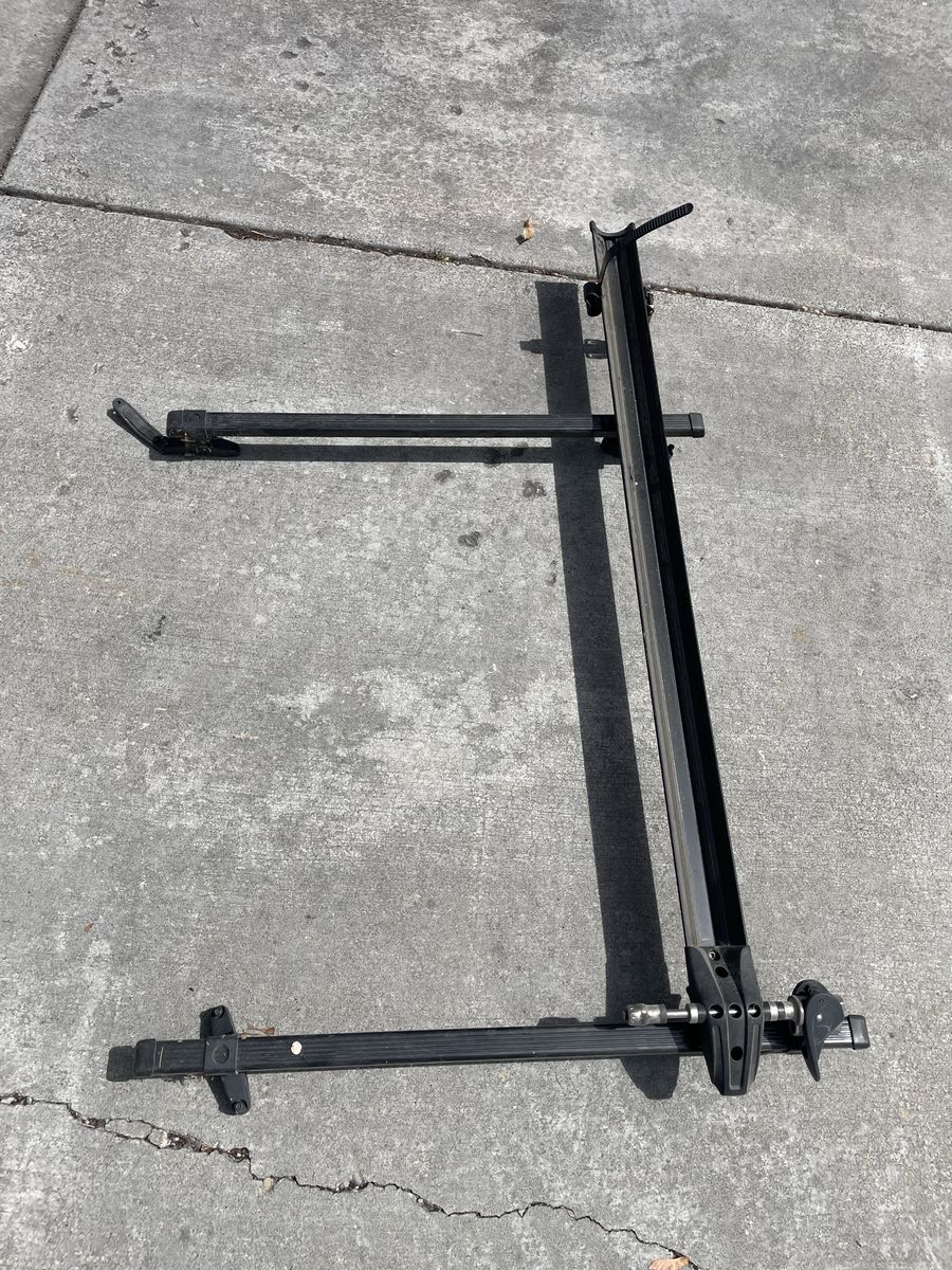 Thule rooftop bike rack