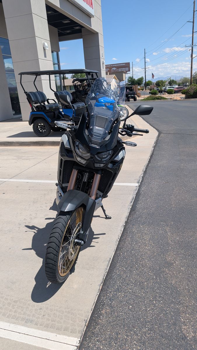 Honda Africa Twin Adventure Sport ES DCT - Only 6k miles