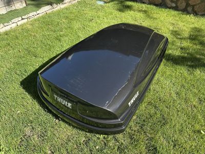 Thule hard shell roof top cargo carrier