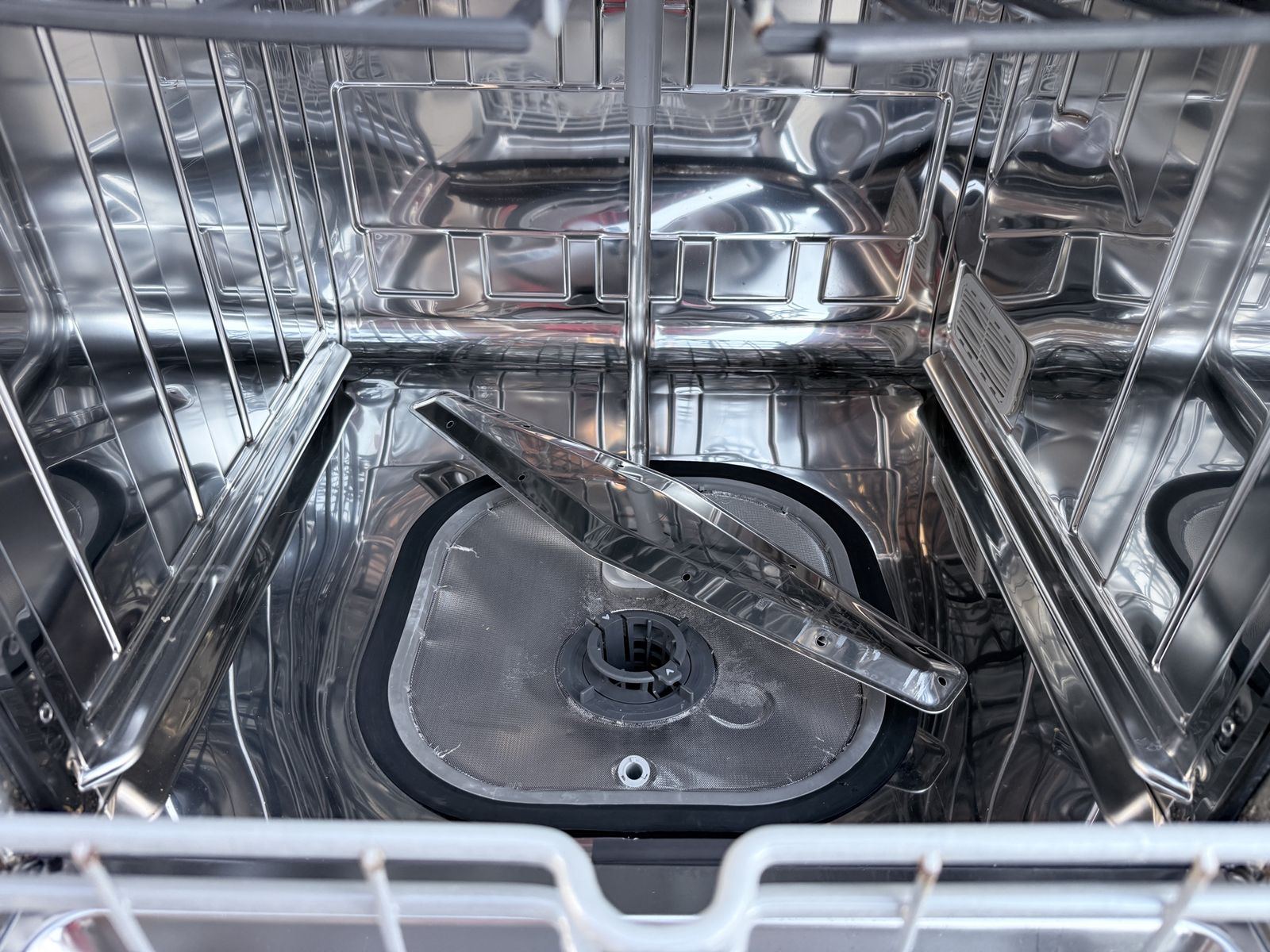 Main image 3