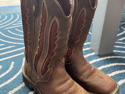 YOUNG MENS JUSTIN COWBOY BOOT SIZE 18 BROWN WITH RED FLAMES