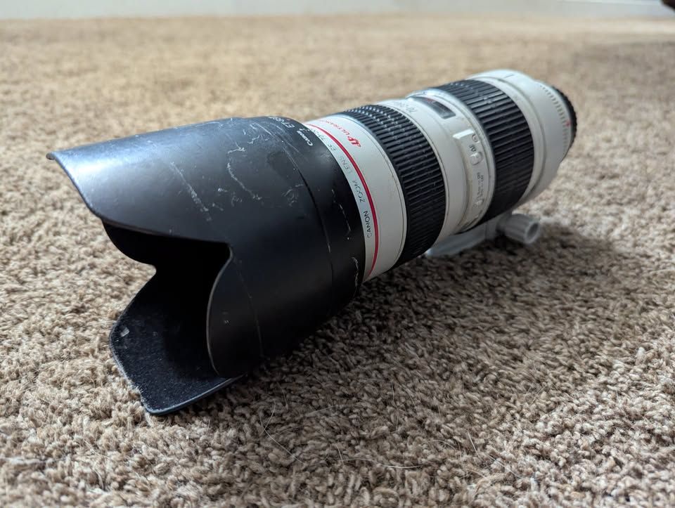 Canon EF 70-200mm f/2.8 L USM Lens – Excellent Condition