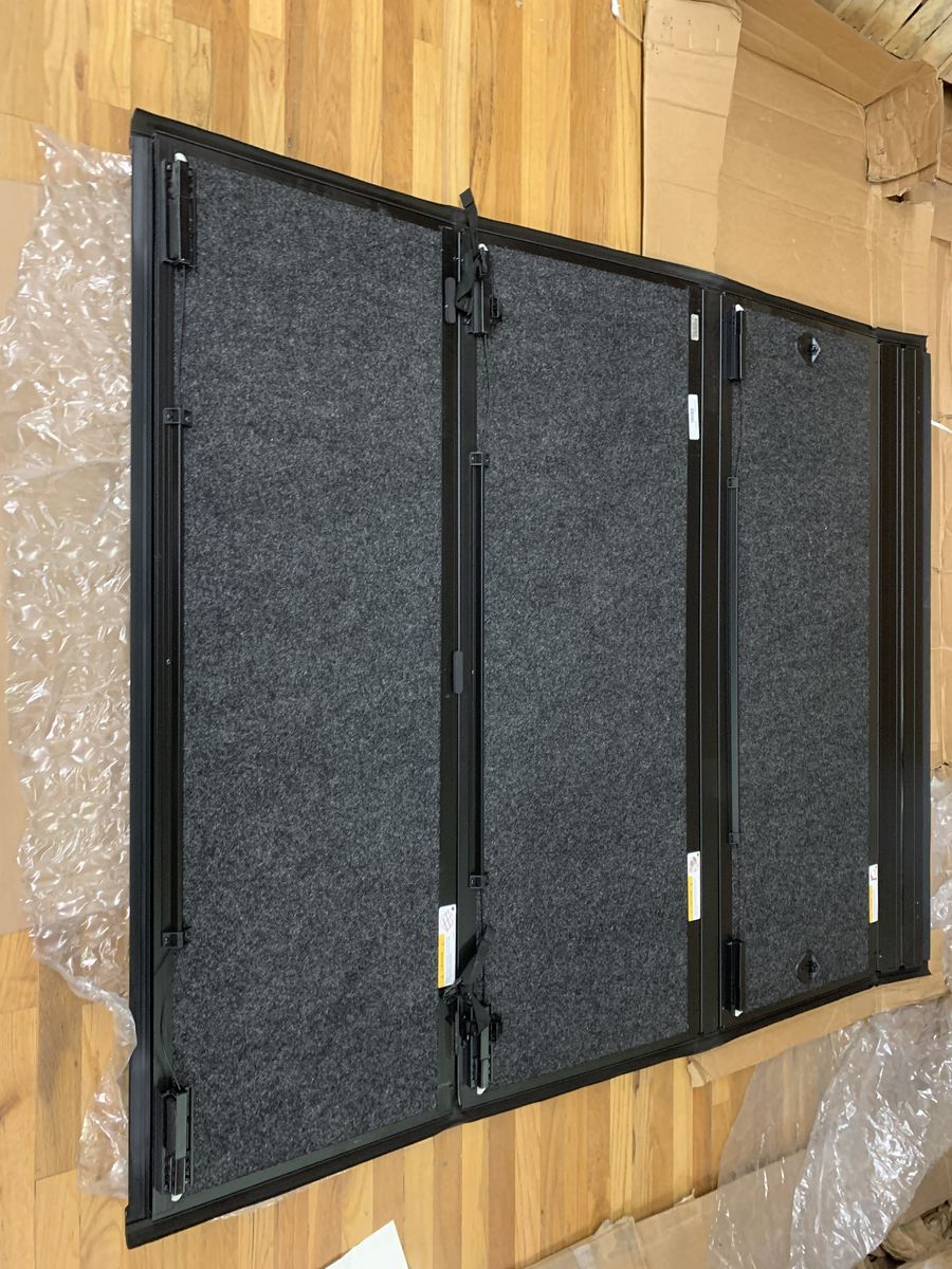 UnderCover Ultra Flex 2019-2023 Dodge Ram 1500 6.4ft Short Bed Tonneau Bed Cover Quad Mega Matte Black Finish Hemi
