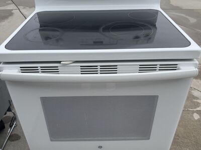 GE Electric Stove