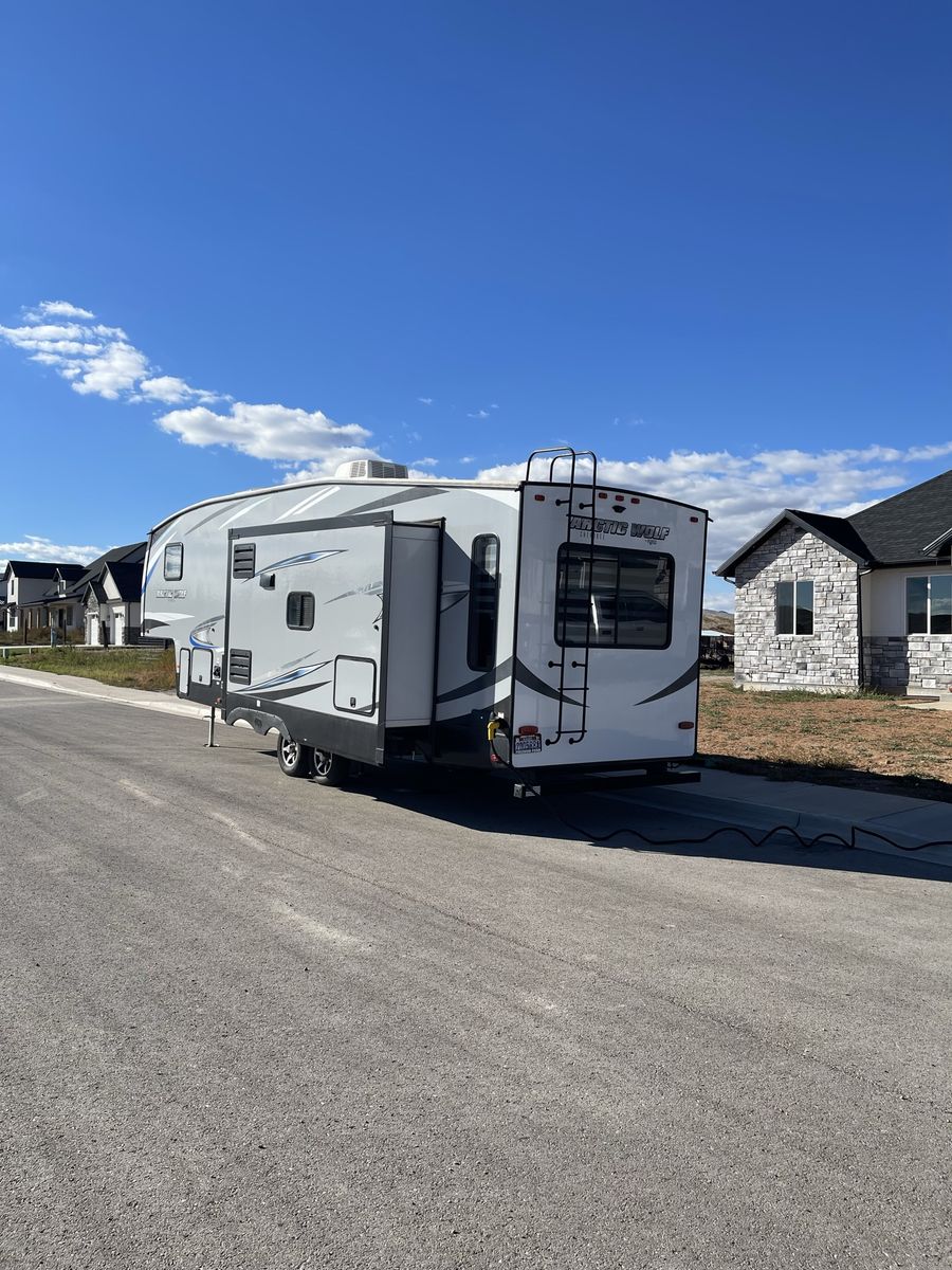2021 Forest River Arctic Wolf 291RL 5th Wheel Travel Trailer with Slide-Out