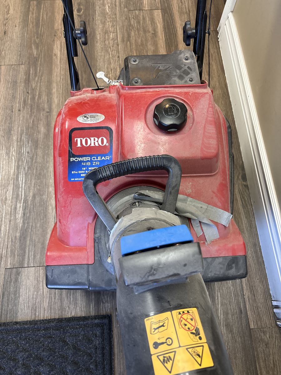 Toro Power Clear 418 ZR Single-Stage Snow Blower - 18" 87cc OHV - Lightly Used