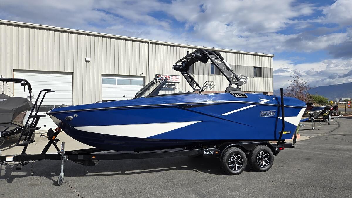 2026 Heyday Wake Boats H22