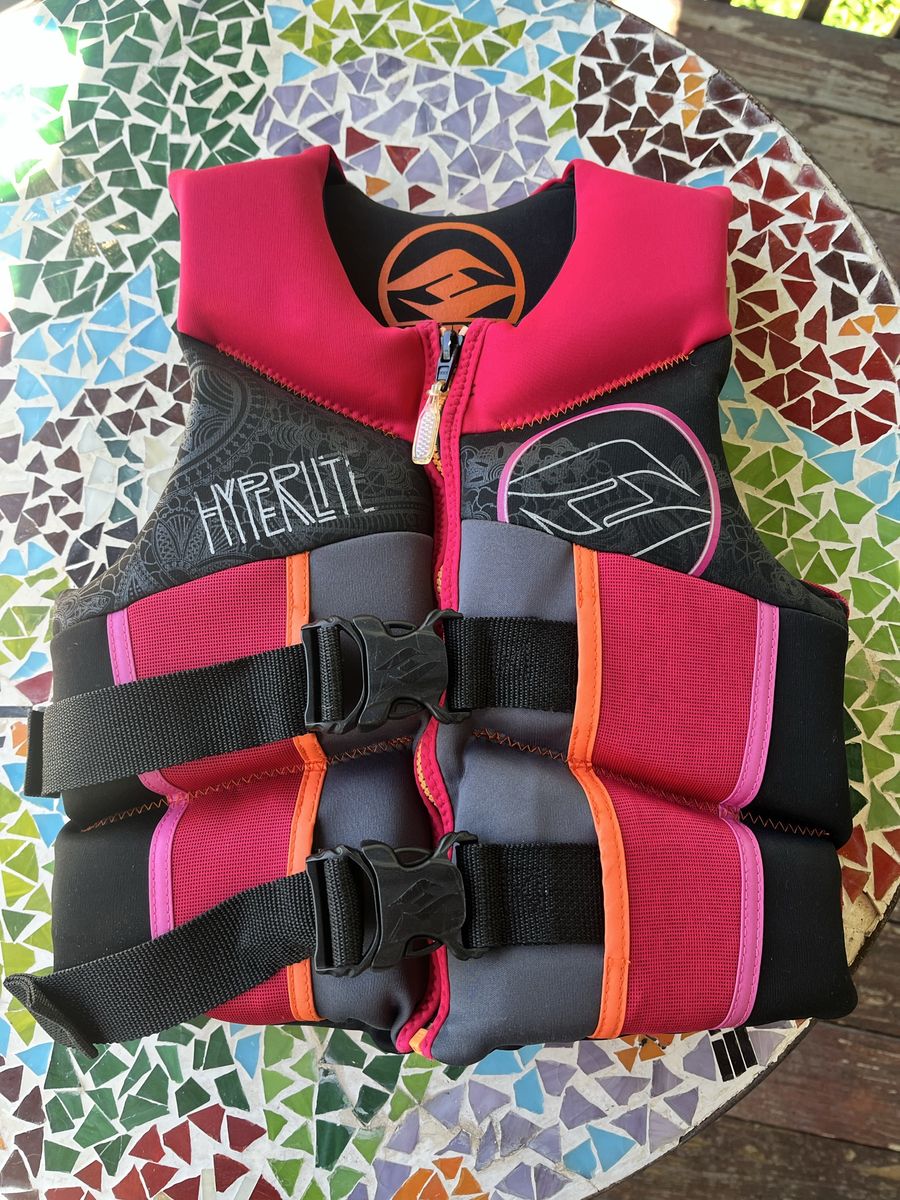 Life jackets (3)