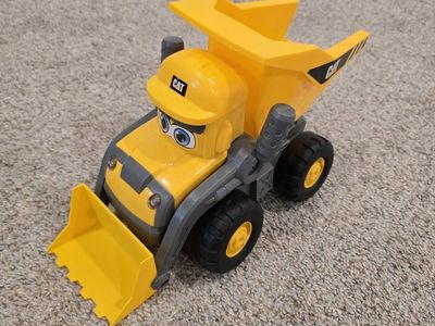 Caterpillar CAT Fleet Dump Truck Toy Yellow and Gray Construction Vehicle