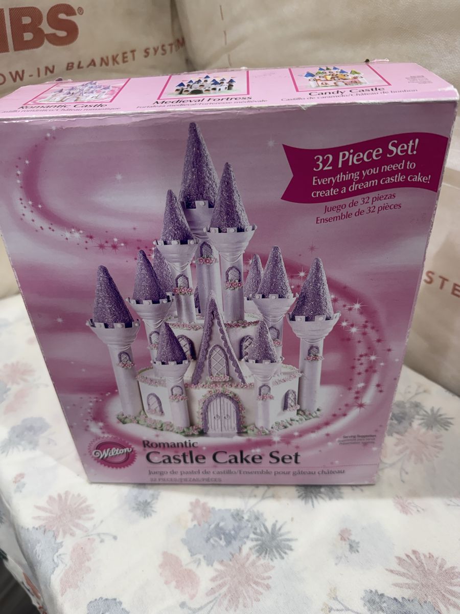 Wilton Romantic Castle Cake Set 32 Piece Decorating Kit