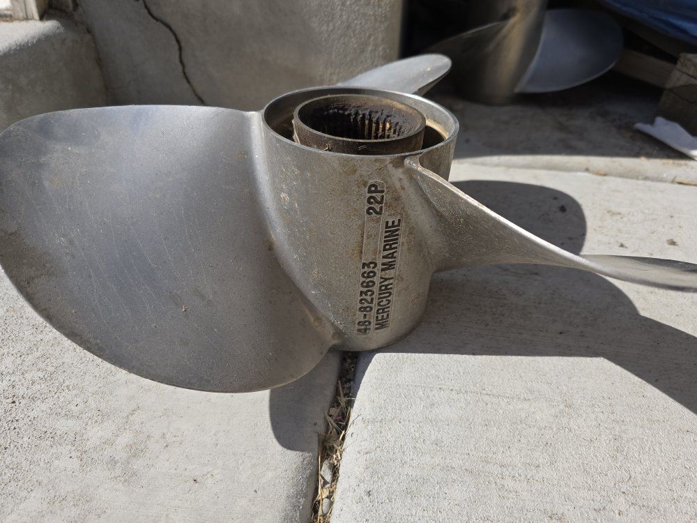 Mercury Bravo III 22P Prop Set