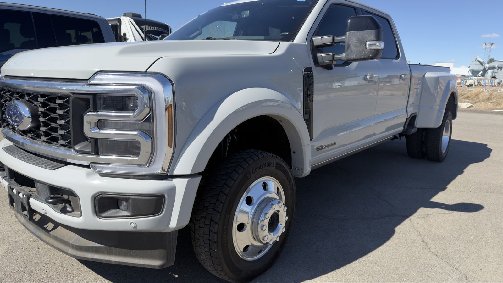 2025 Ford F-450 Super Duty Platinum