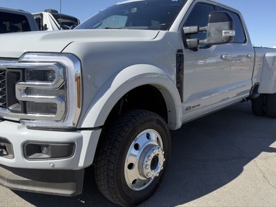 2025 Ford F-450 Super Duty Platinum
