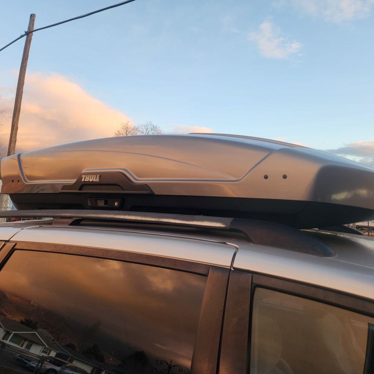 Thule Motion XT XL Cargo Box - Titan Glossy - Excellent Condition