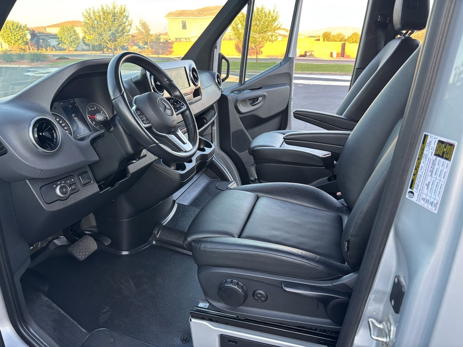 Main image 24