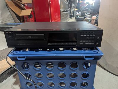 Sony CDP-215 Compact Disc Player - High Density Linear Converter