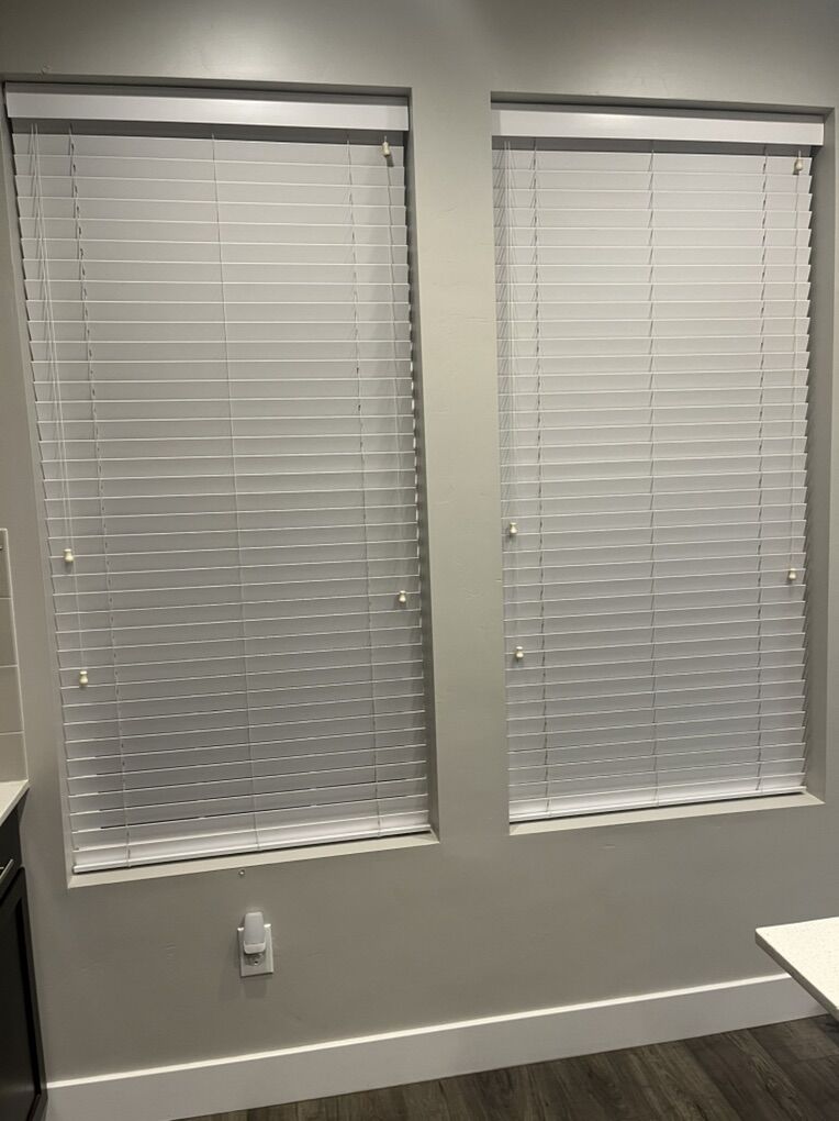 Window Blinds *MULTIPLE SIZES*