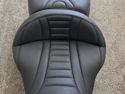 Mustang Super Touring Deluxe Seat For Harley Davidson Touring Models 2008-2025 (79006SB)