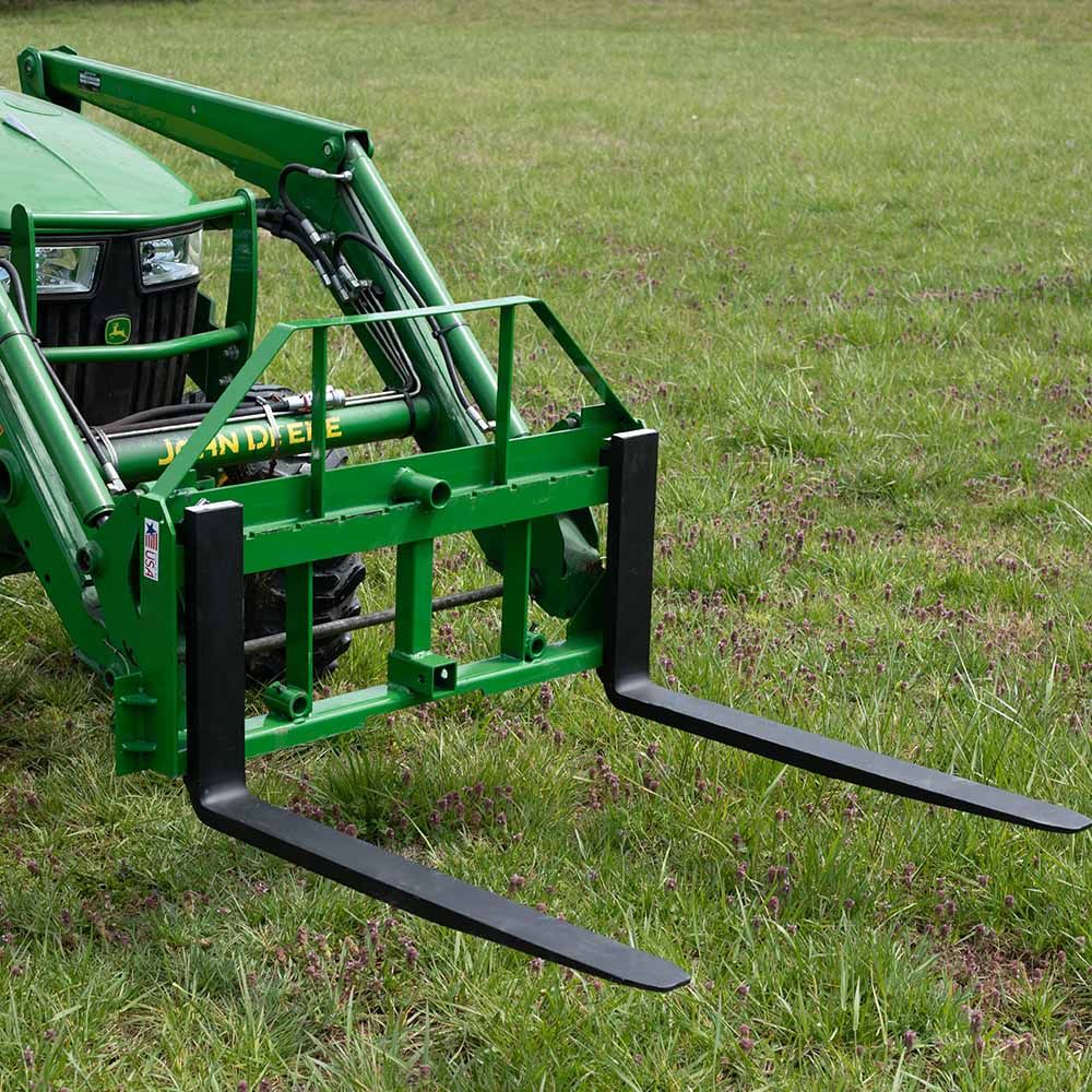 Titan Pallet Fork Attachment John Deere tractor Hook & Pin loader 42" forks w/ Hay Spears