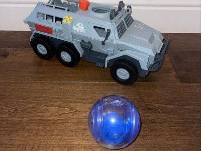 Mattel Jurassic World Gyrosphere Blast Truck