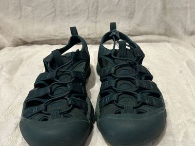 Keen Women’s Size 7, Teal Wtrprf Hiking Sandals