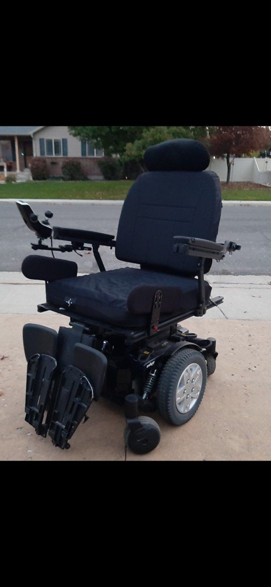 Quantum Q6 Edge Power Wheelchair Electric Mobility Chair