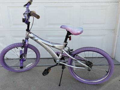 Huffy Purple Stardust Girls' 20" bike