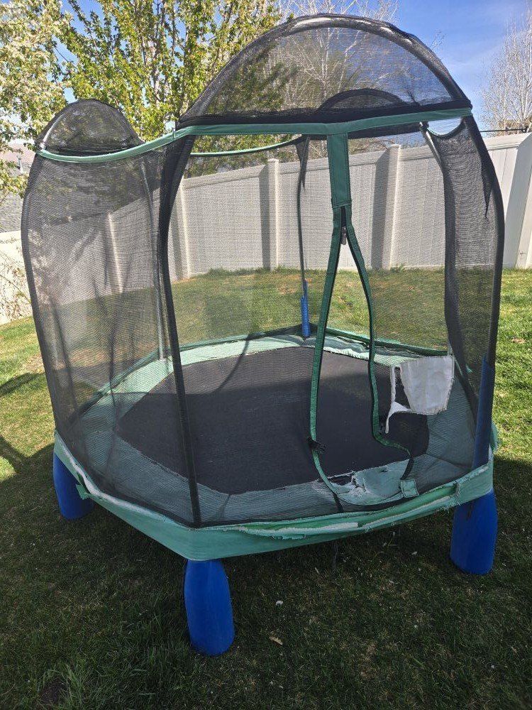 7ft. kids trampoline