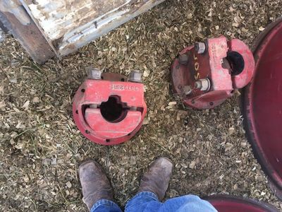 IH Duals Hubs