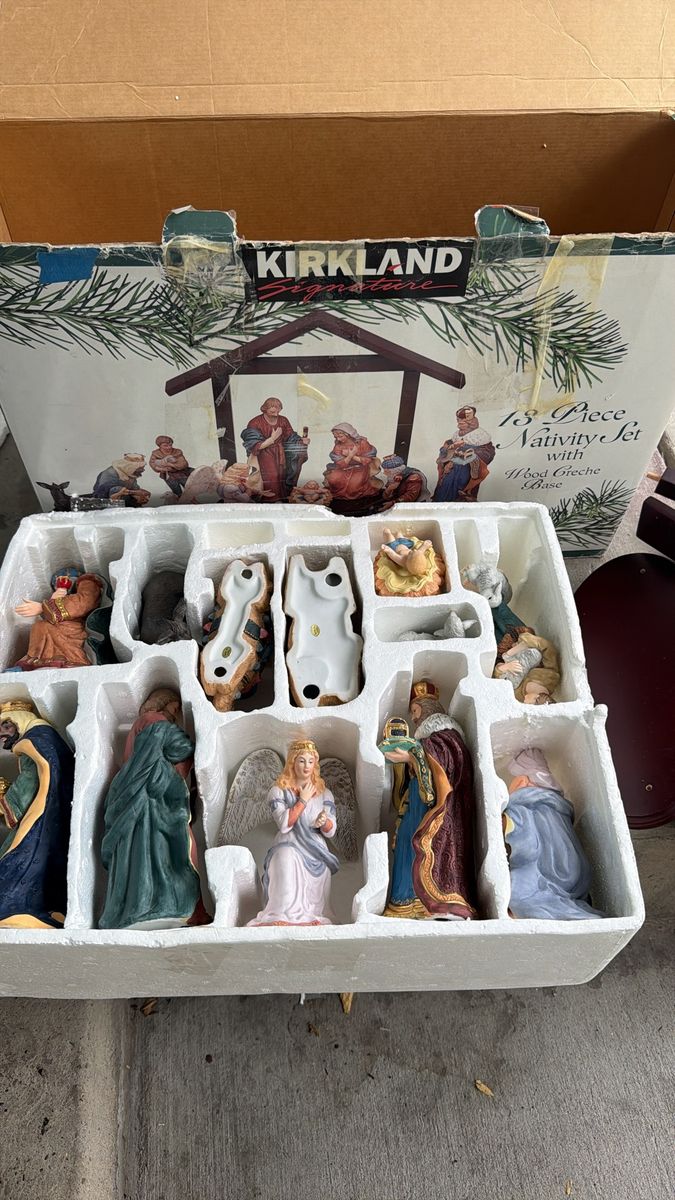 Kirkland Signature 13-Piece Nativity Set with Wood Creche Base