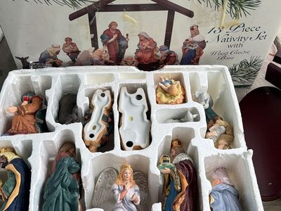 Kirkland Signature 13-Piece Nativity Set with Wood Creche Base