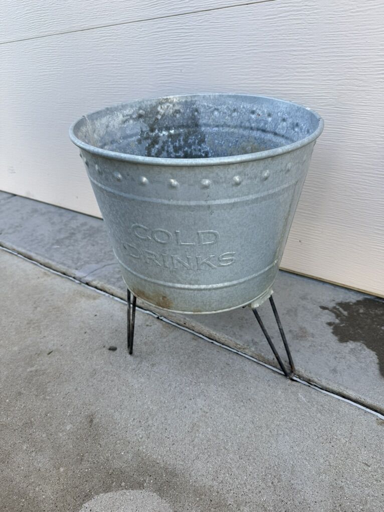 Ice Cold Metal Drink Holder