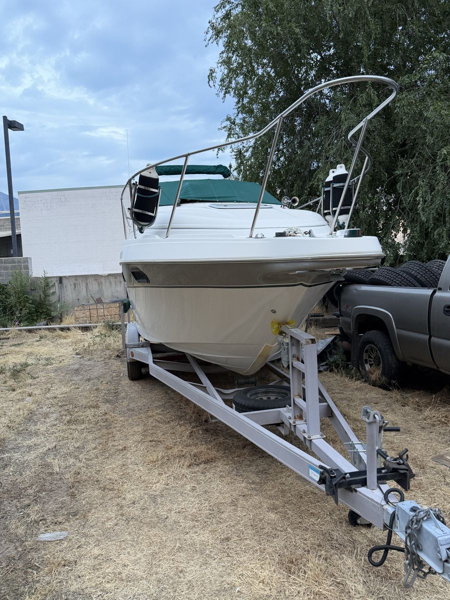 Maxum 24ft 