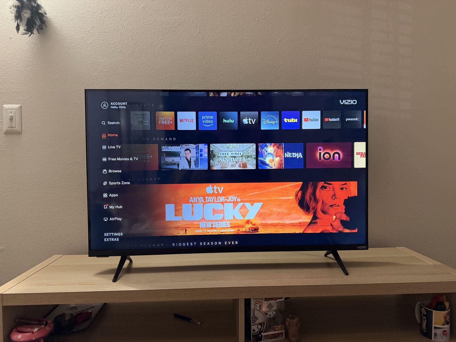 VIZIO 43-inch Smart LED TV D40f-J09 - Full HD 1080p, Built-in Streaming Apps