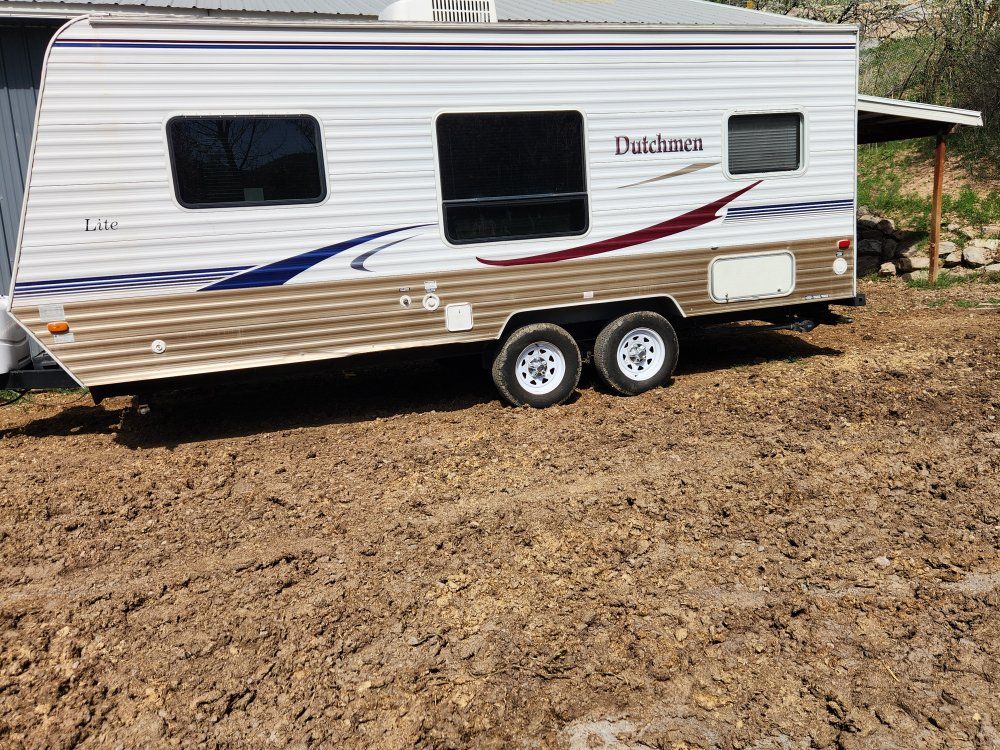 2008 Dutchman lite 18 ft camp trailer
