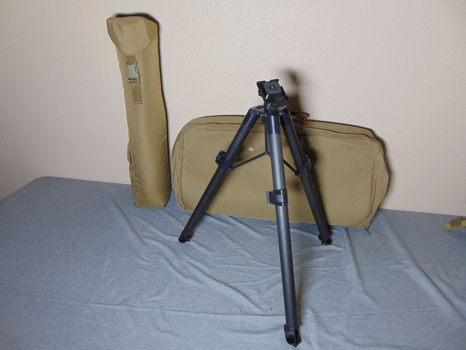 USGI Carbon Fiber 18'' Tripod W/ Case