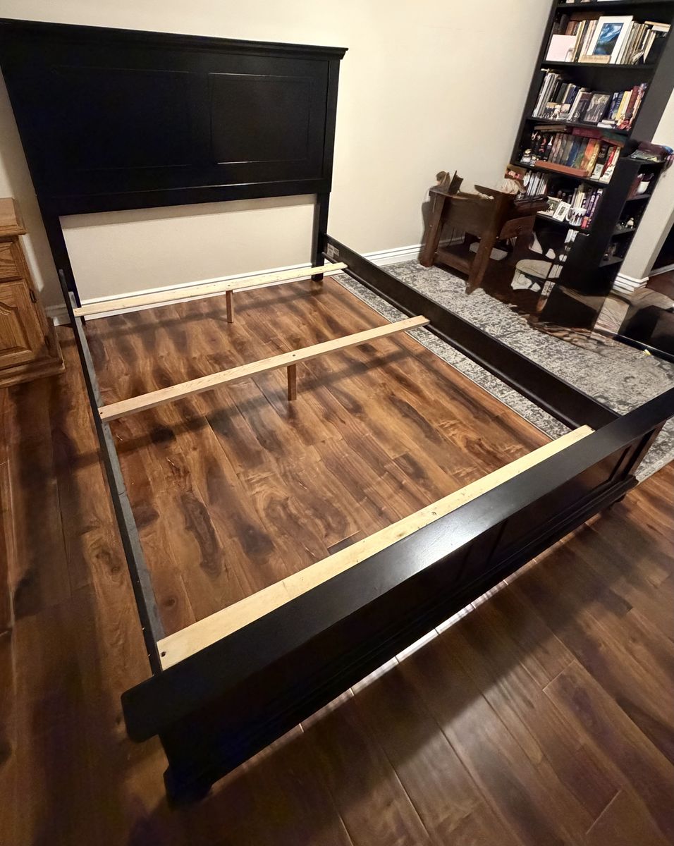 Wood Queen Bed Frame w/ Headboard & Footboard