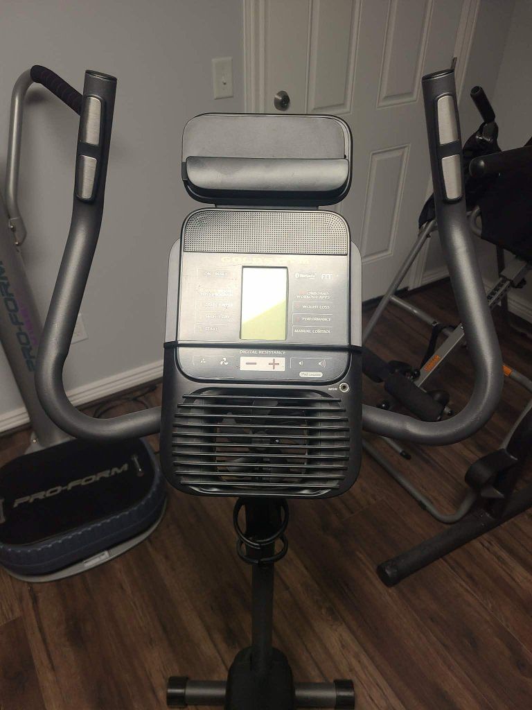 Golds Gym exercise bike