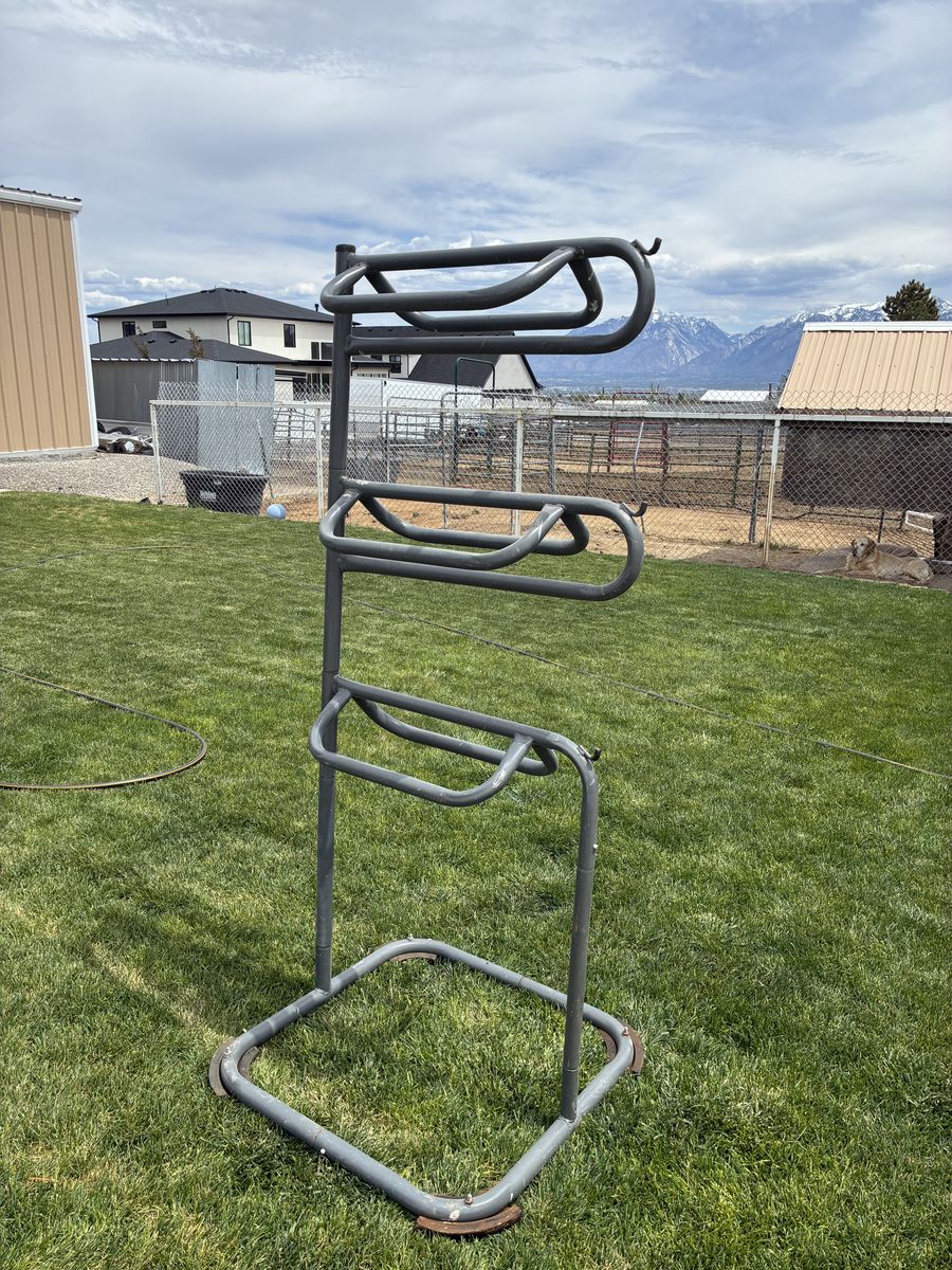 3 tier swing saddle rack