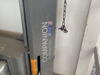 Companion BMW sliding 5th wheel hitch