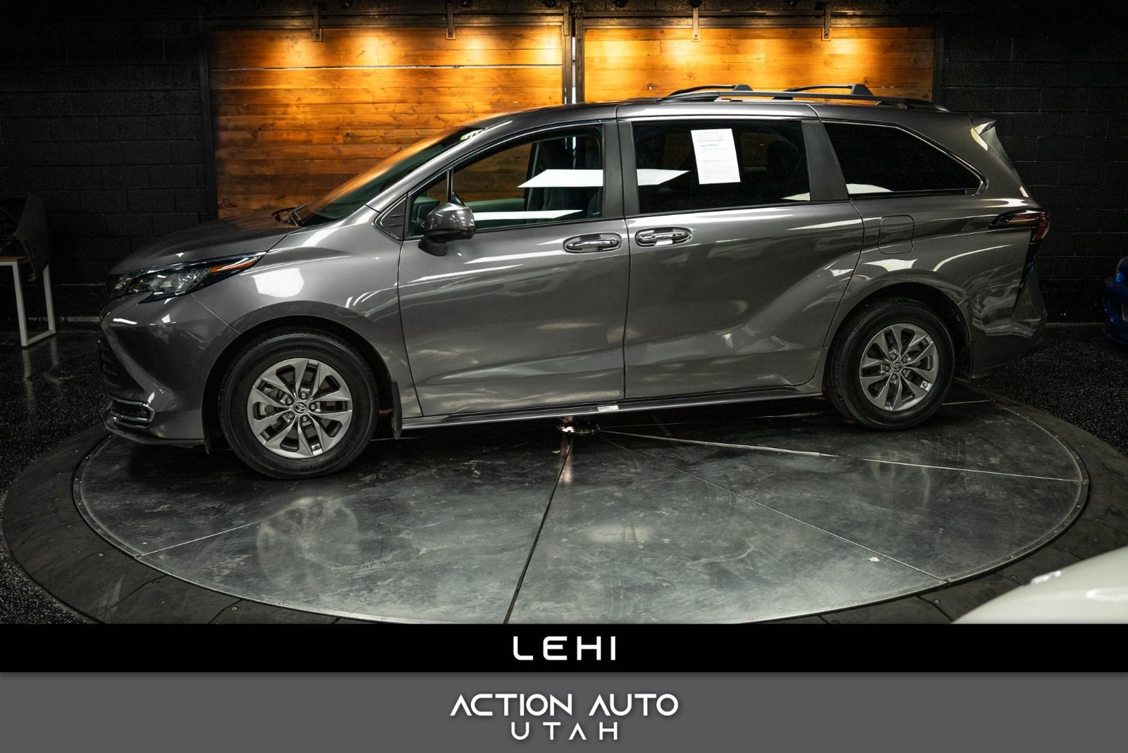 2023 Toyota Sienna XLE 8-Passenger