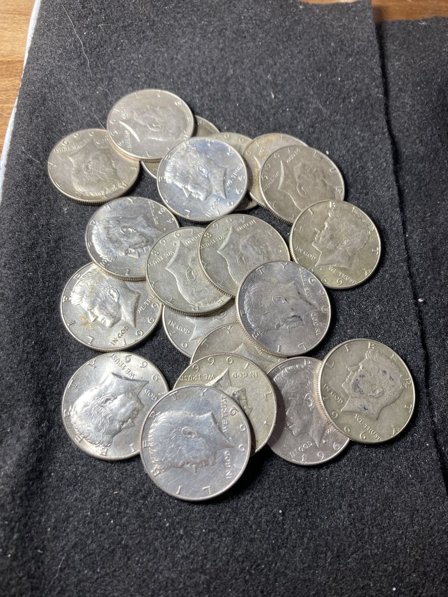 Mixed Lot of 20 Kennedy Half Dollars 40% Silver 1966-1969