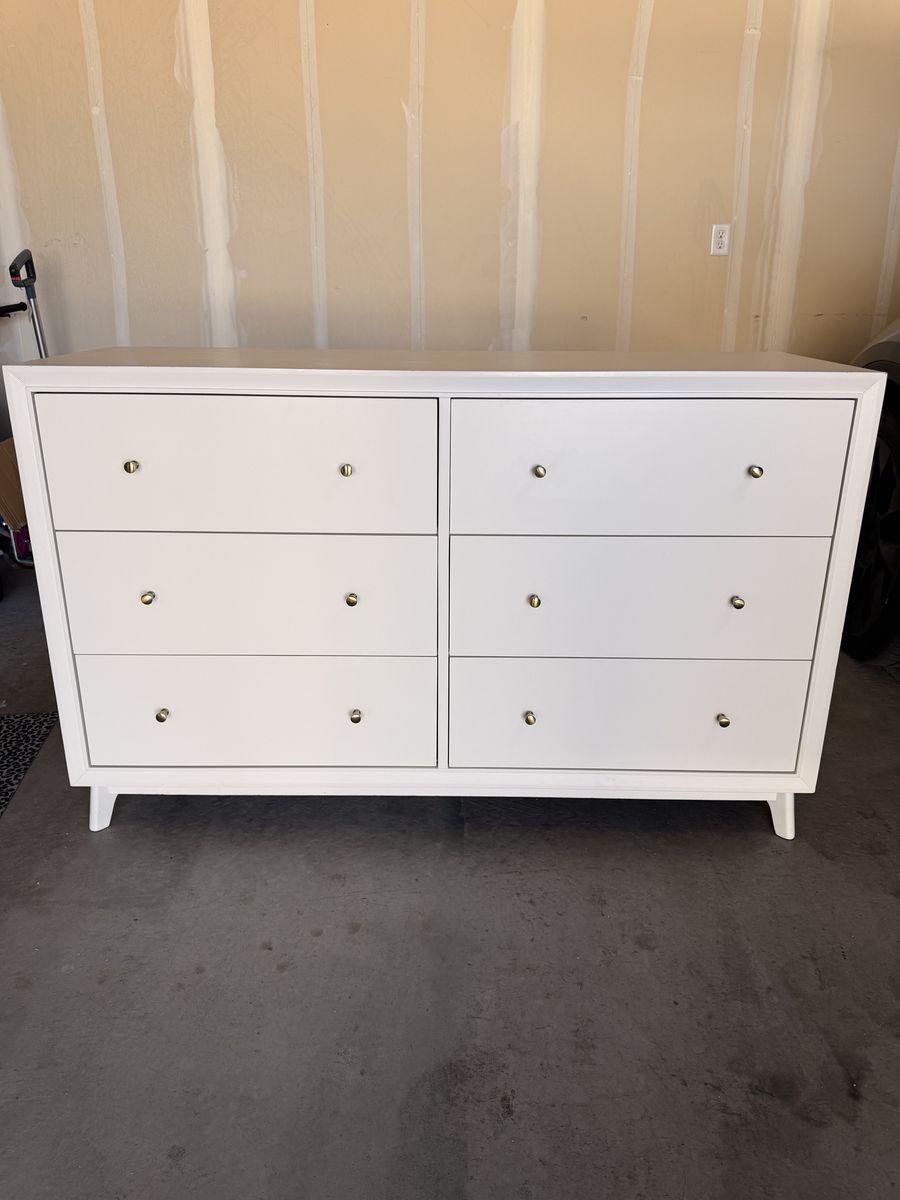 Pottery Barn 6-drawer White Dresser