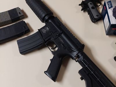 Airsoft M4 All Metal - 4 Magazines