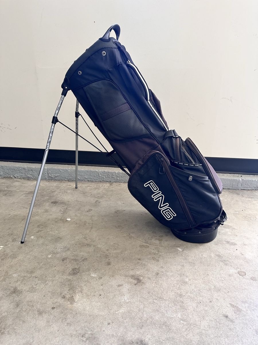 Ping Stand Golf Bag Black with Dual Strap and Retractable Legs