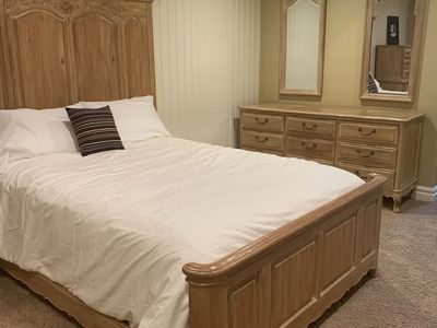 Beautiful Queen Bedroom Set-Like New